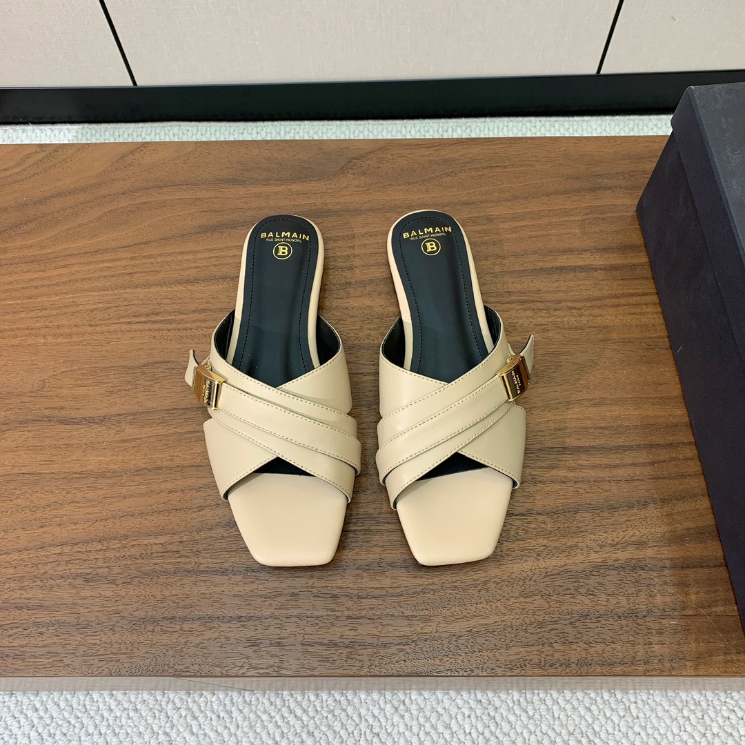 【Bal*ain】方扣拖鞋。愈发別致出众，无敌气场、无敌好看。鞋面原版定制牛皮，原版开模金属扣，牛皮垫脚