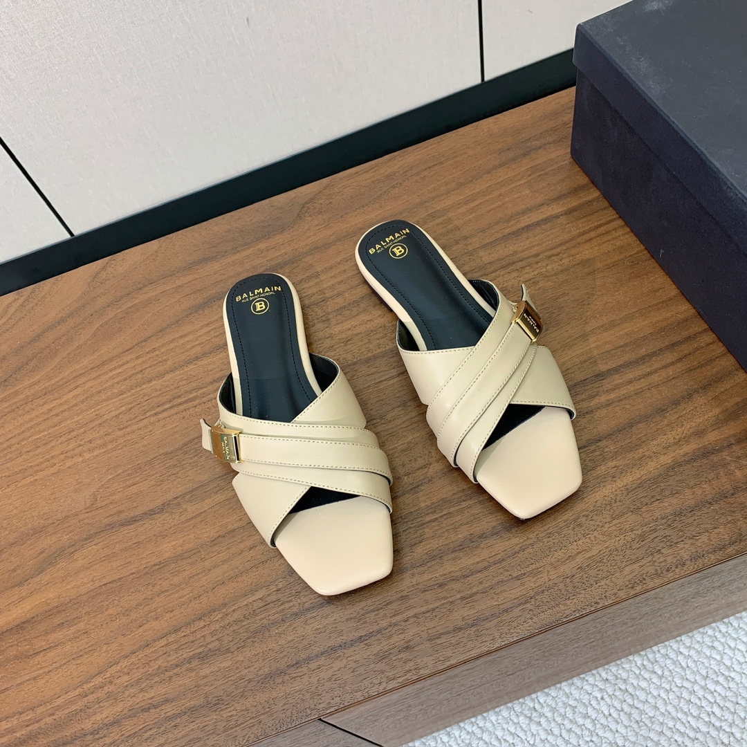 【Bal*ain】方扣拖鞋。愈发別致出众，无敌气场、无敌好看。鞋面原版定制牛皮，原版开模金属扣，牛皮垫脚