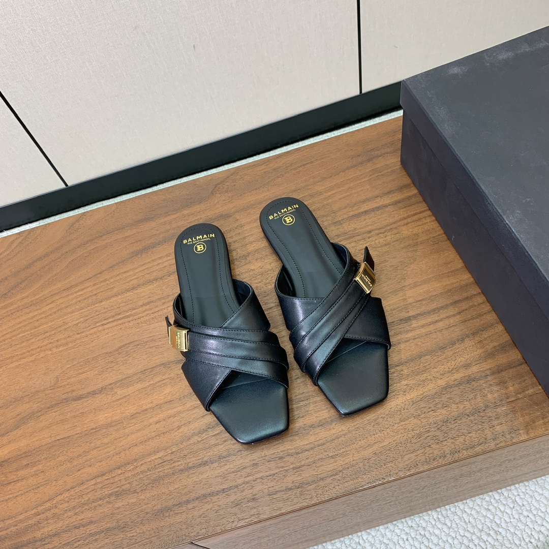 【Bal*ain】方扣拖鞋。愈发別致出众，无敌气场、无敌好看。鞋面原版定制牛皮，原版开模金属扣，牛皮垫脚