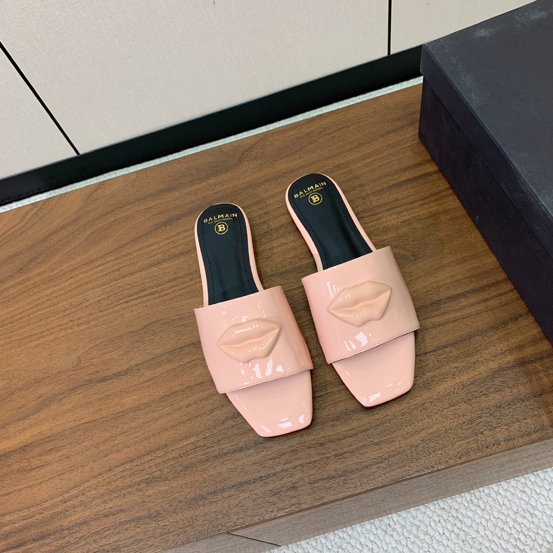 【Bal*ain】嘴唇平底拖鞋。愈发別致出众，无敌气场、无敌好看。鞋面漆皮。牛皮垫脚。真皮大底。码数：3