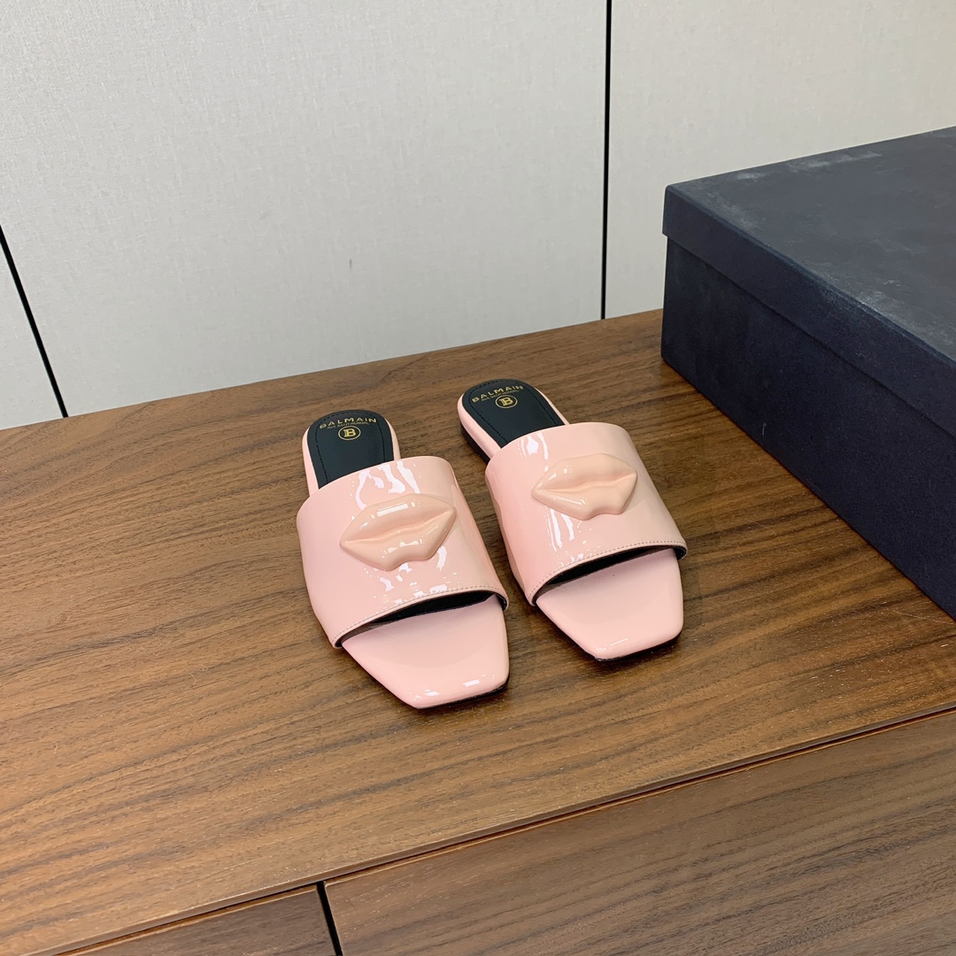 【Bal*ain】嘴唇平底拖鞋。愈发別致出众，无敌气场、无敌好看。鞋面漆皮。牛皮垫脚。真皮大底。码数：3