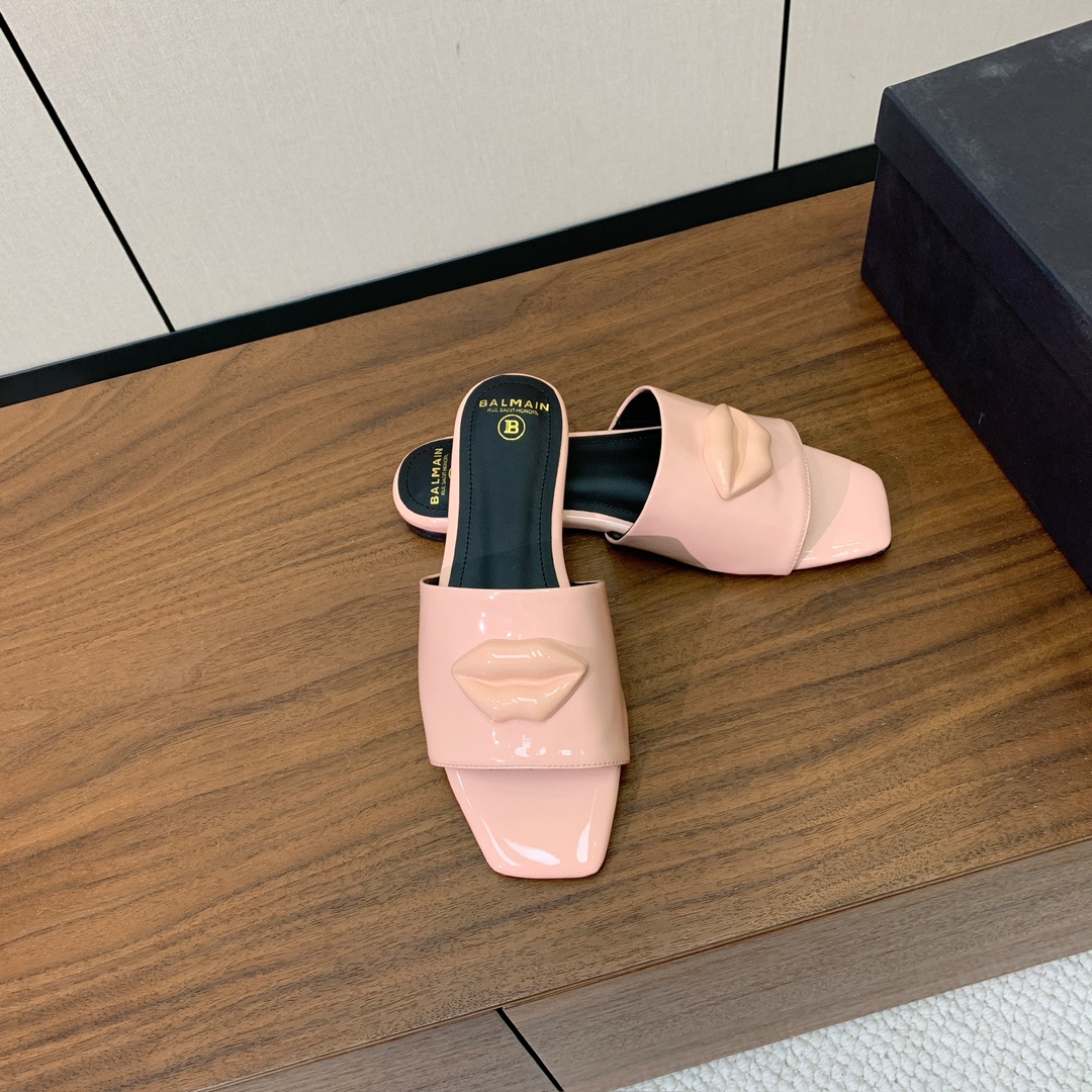 【Bal*ain】嘴唇平底拖鞋。愈发別致出众，无敌气场、无敌好看。鞋面漆皮。牛皮垫脚。真皮大底。码数：3