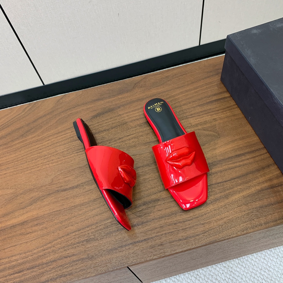 【Bal*ain】嘴唇平底拖鞋。愈发別致出众，无敌气场、无敌好看。鞋面漆皮。牛皮垫脚。真皮大底。码数：3