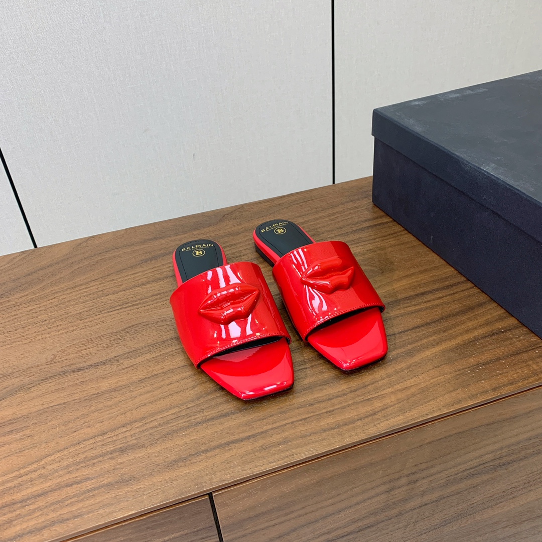 【Bal*ain】嘴唇平底拖鞋。愈发別致出众，无敌气场、无敌好看。鞋面漆皮。牛皮垫脚。真皮大底。码数：3