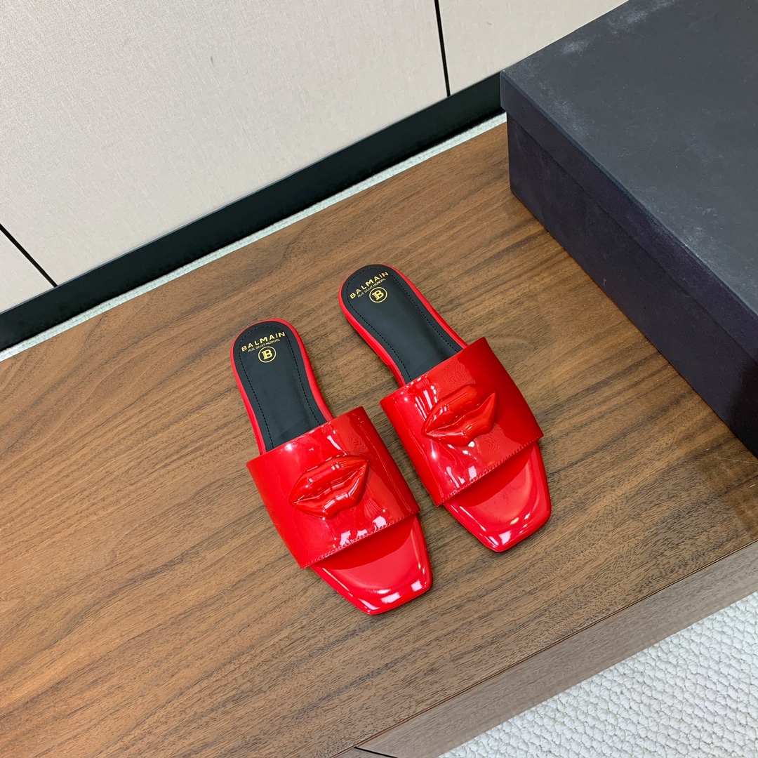 【Bal*ain】嘴唇平底拖鞋。愈发別致出众，无敌气场、无敌好看。鞋面漆皮。牛皮垫脚。真皮大底。码数：3