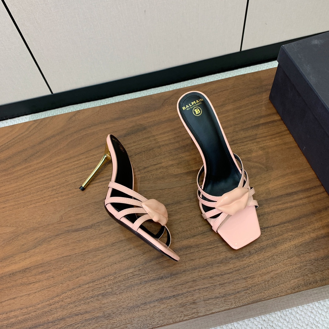 【Bal*ain】鱼嘴高跟拖鞋。愈发別致出众，无敌气场、无敌好看。鞋面漆皮，牛皮垫脚。意大利进口真皮大底