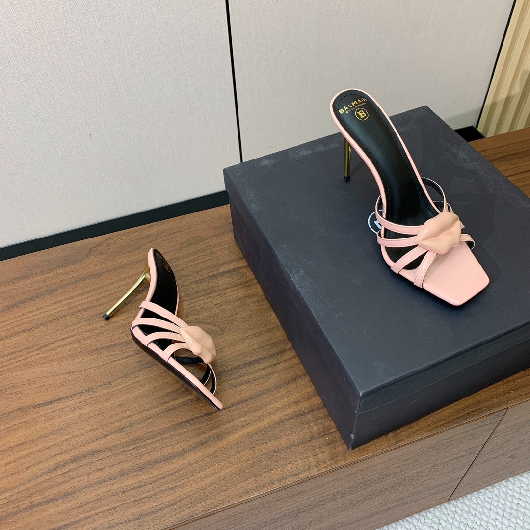 【Bal*ain】鱼嘴高跟拖鞋。愈发別致出众，无敌气场、无敌好看。鞋面漆皮，牛皮垫脚。意大利进口真皮大底