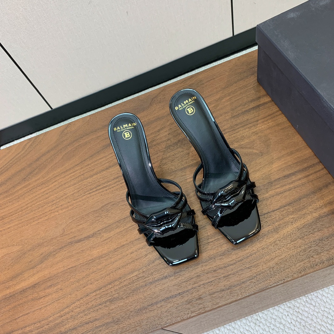 【Bal*ain】鱼嘴高跟拖鞋。愈发別致出众，无敌气场、无敌好看。鞋面漆皮，牛皮垫脚。意大利进口真皮大底