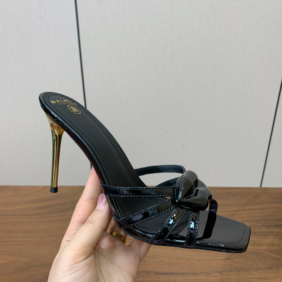 【Bal*ain】鱼嘴高跟拖鞋。愈发別致出众，无敌气场、无敌好看。鞋面漆皮，牛皮垫脚。意大利进口真皮大底