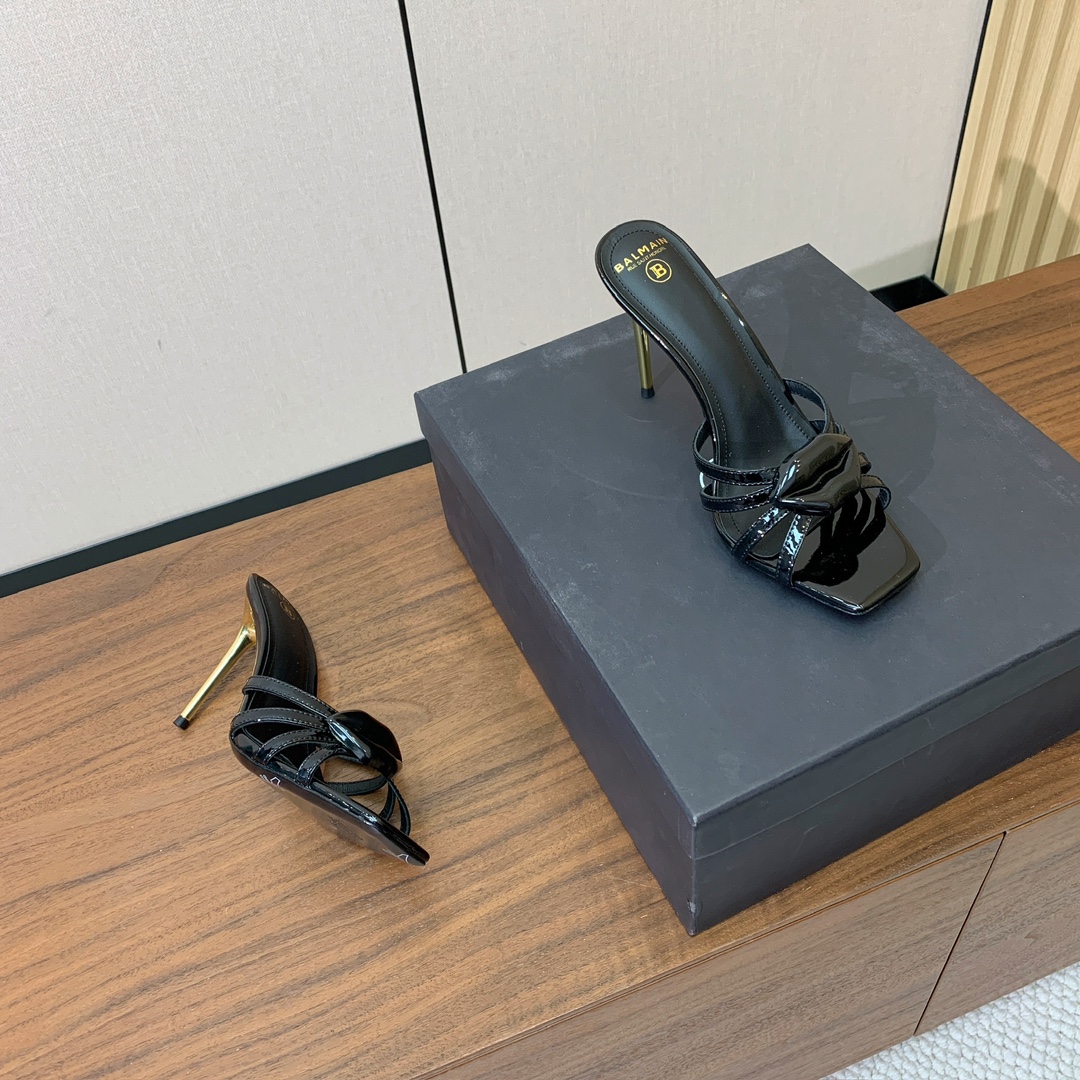 【Bal*ain】鱼嘴高跟拖鞋。愈发別致出众，无敌气场、无敌好看。鞋面漆皮，牛皮垫脚。意大利进口真皮大底