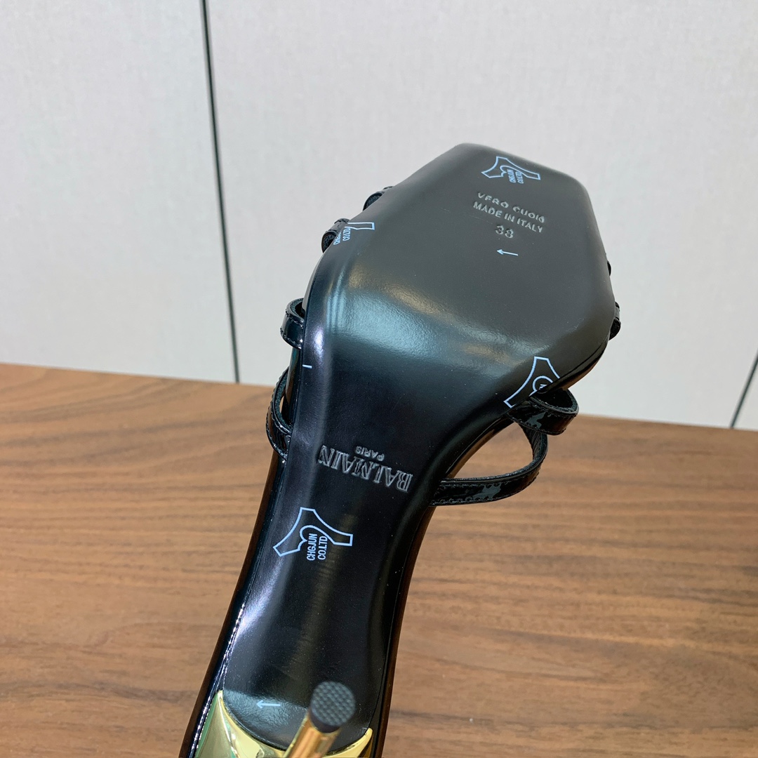 【Bal*ain】钻扣鱼嘴高跟拖鞋。愈发別致出众，无敌气场、无敌好看。鞋面漆皮，牛皮垫脚。意大利进口真皮