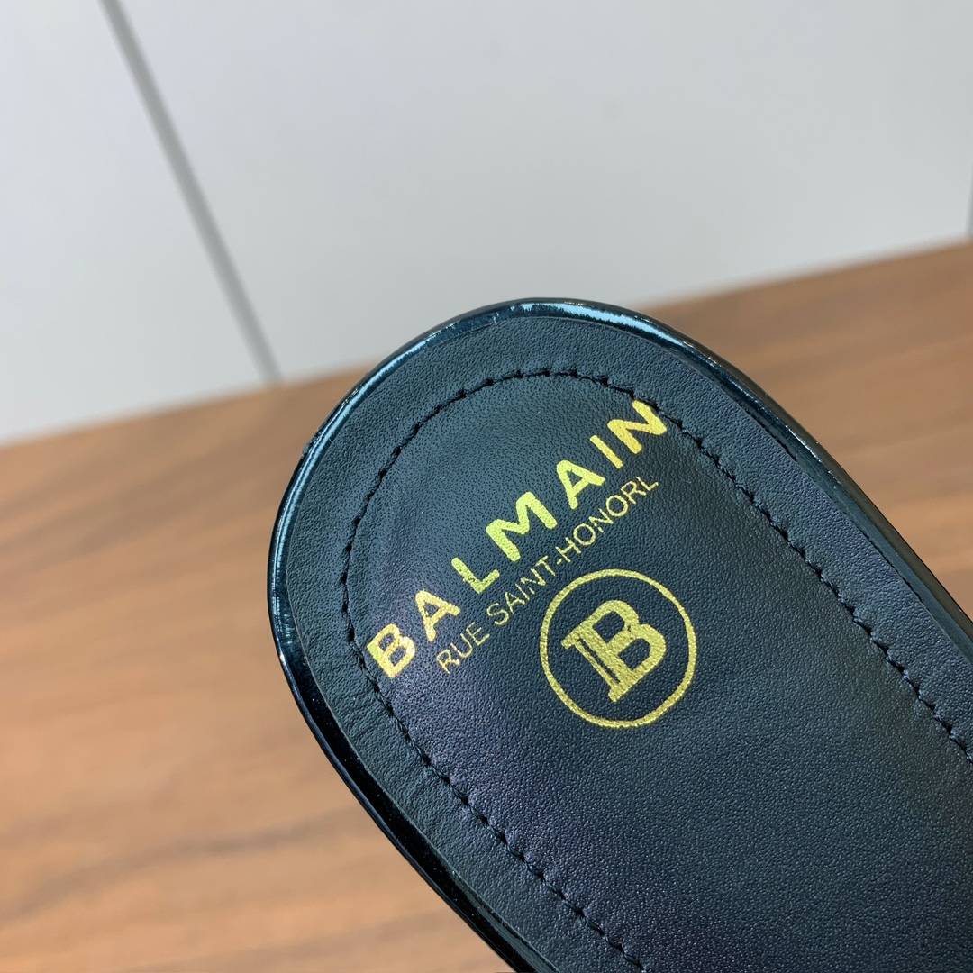 【Bal*ain】钻扣鱼嘴高跟拖鞋。愈发別致出众，无敌气场、无敌好看。鞋面漆皮，牛皮垫脚。意大利进口真皮
