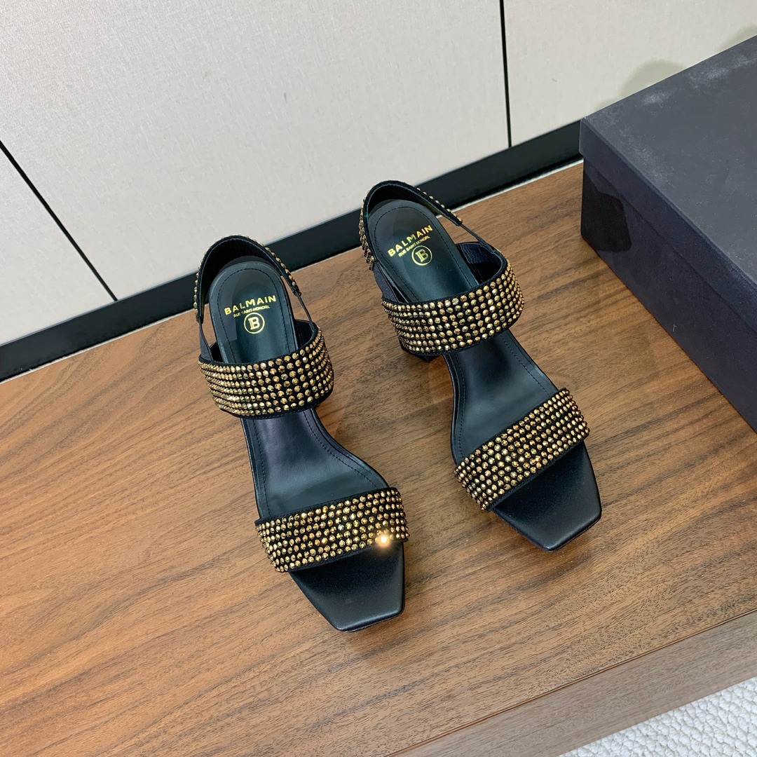 【Bal*ain】水台烫钻凉鞋。愈发別致出众，无敌气场、无敌好看。鞋面羊京➕进口捷克钻。牛皮垫脚。真皮大