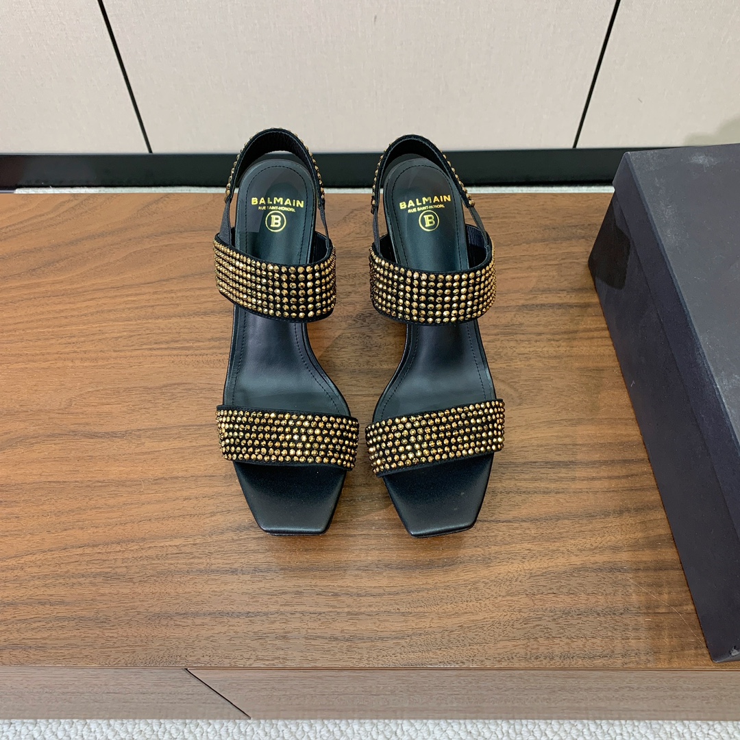 【Bal*ain】水台烫钻凉鞋。愈发別致出众，无敌气场、无敌好看。鞋面羊京➕进口捷克钻。牛皮垫脚。真皮大