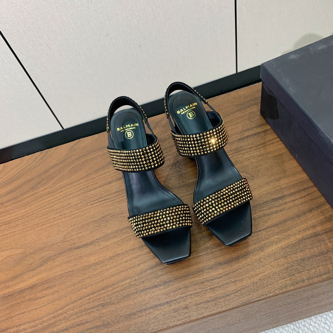 【Bal*ain】水台烫钻凉鞋。愈发別致出众，无敌气场、无敌好看。鞋面羊京➕进口捷克钻。牛皮垫脚。真皮大