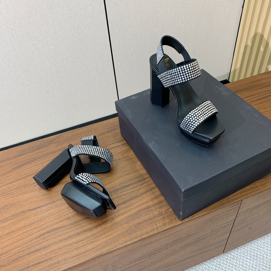 【Bal*ain】水台烫钻凉鞋。愈发別致出众，无敌气场、无敌好看。鞋面羊京➕进口捷克钻。牛皮垫脚。真皮大