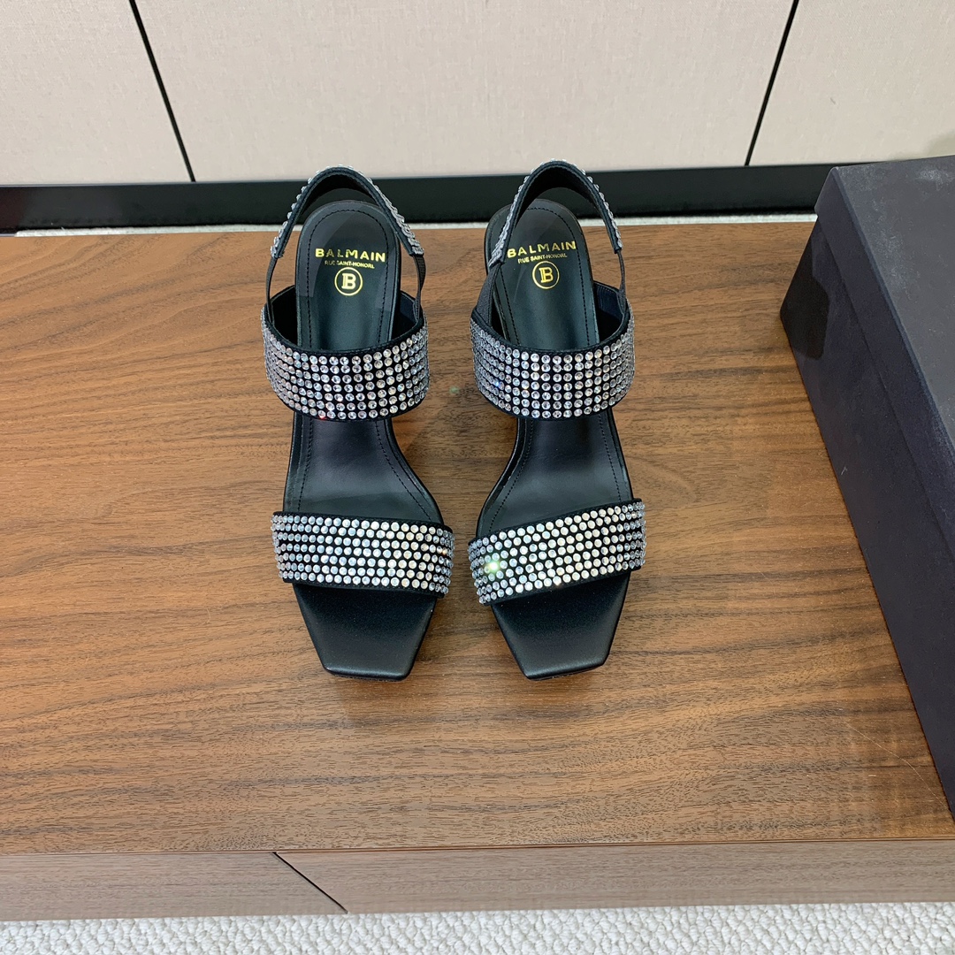 【Bal*ain】水台烫钻凉鞋。愈发別致出众，无敌气场、无敌好看。鞋面羊京➕进口捷克钻。牛皮垫脚。真皮大