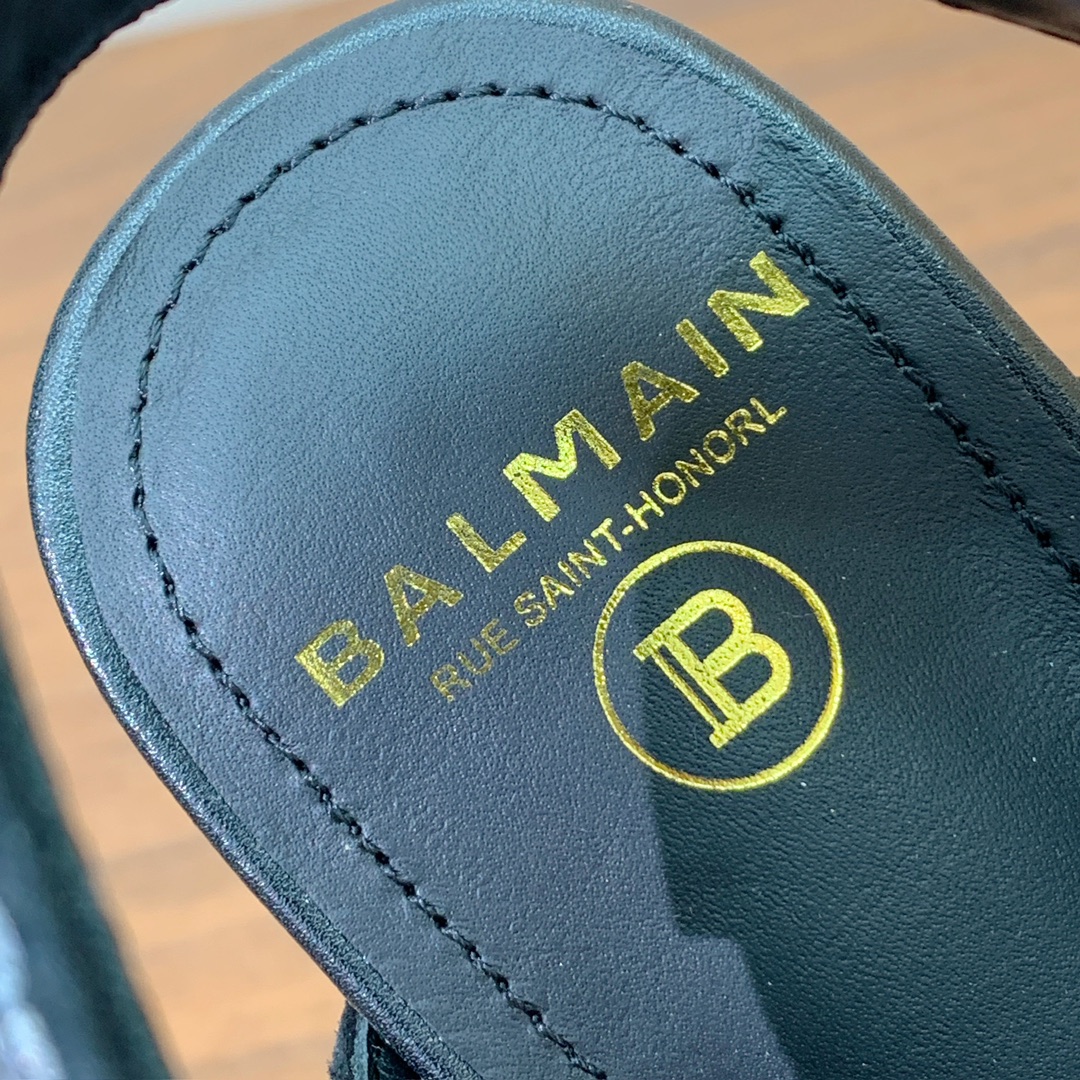 【Bal*ain】水台烫钻凉鞋。愈发別致出众，无敌气场、无敌好看。鞋面羊京➕进口捷克钻。牛皮垫脚。真皮大