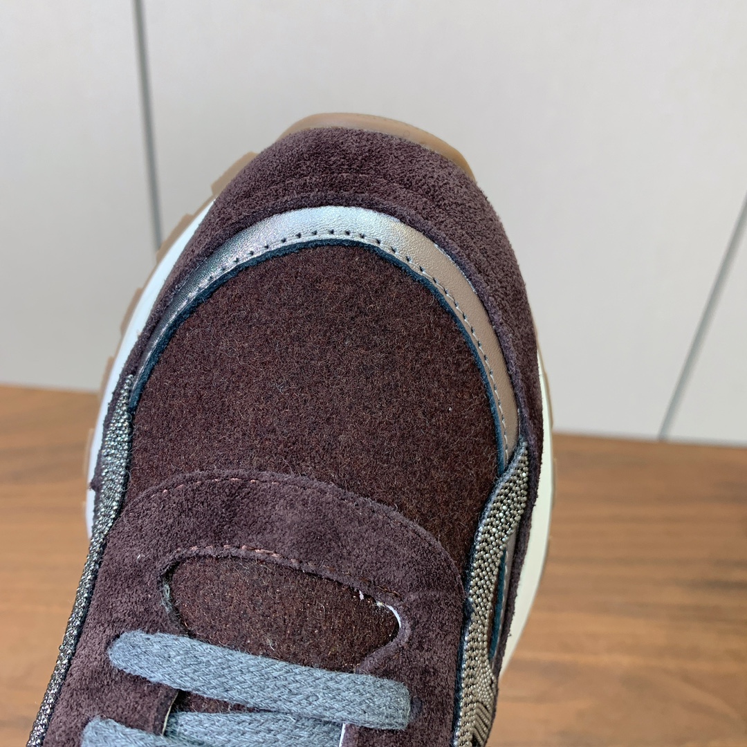 【Brunell* Cucinell*】羊毛里休闲运动鞋。鞋面采用进口牛绒，羊毛内里，原版开模大底！上脚