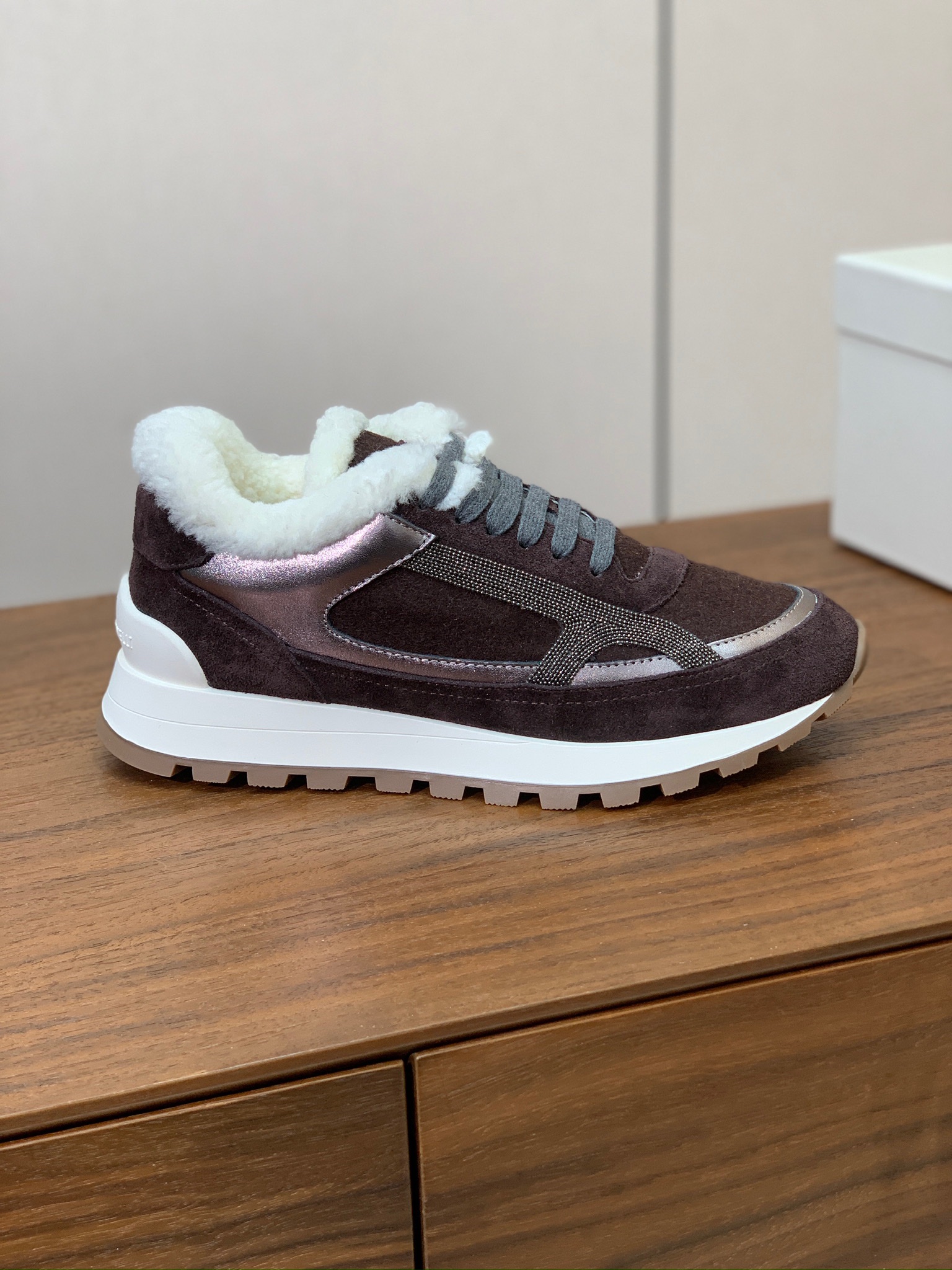 【Brunell* Cucinell*】羊毛里休闲运动鞋。鞋面采用进口牛绒，羊毛内里，原版开模大底！上脚