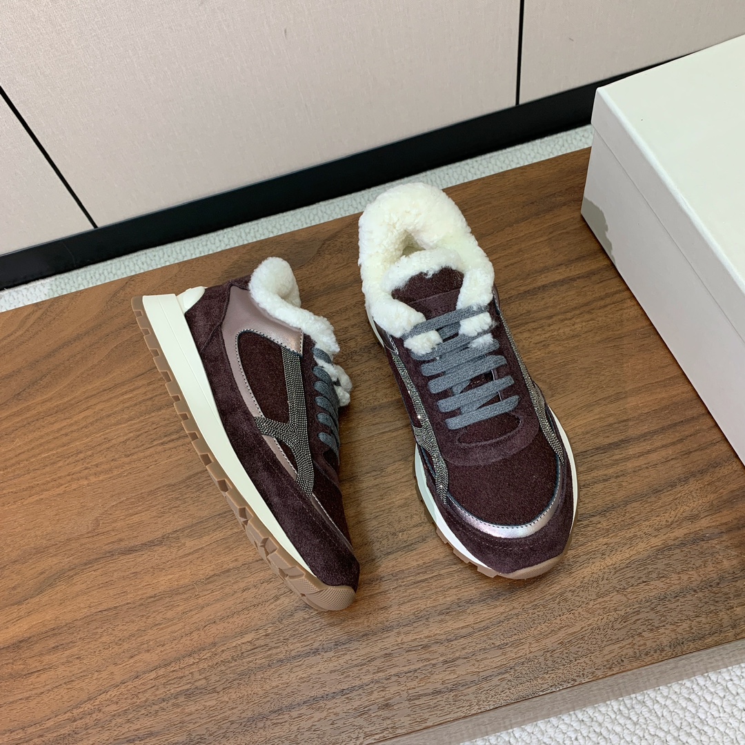 【Brunell* Cucinell*】羊毛里休闲运动鞋。鞋面采用进口牛绒，羊毛内里，原版开模大底！上脚