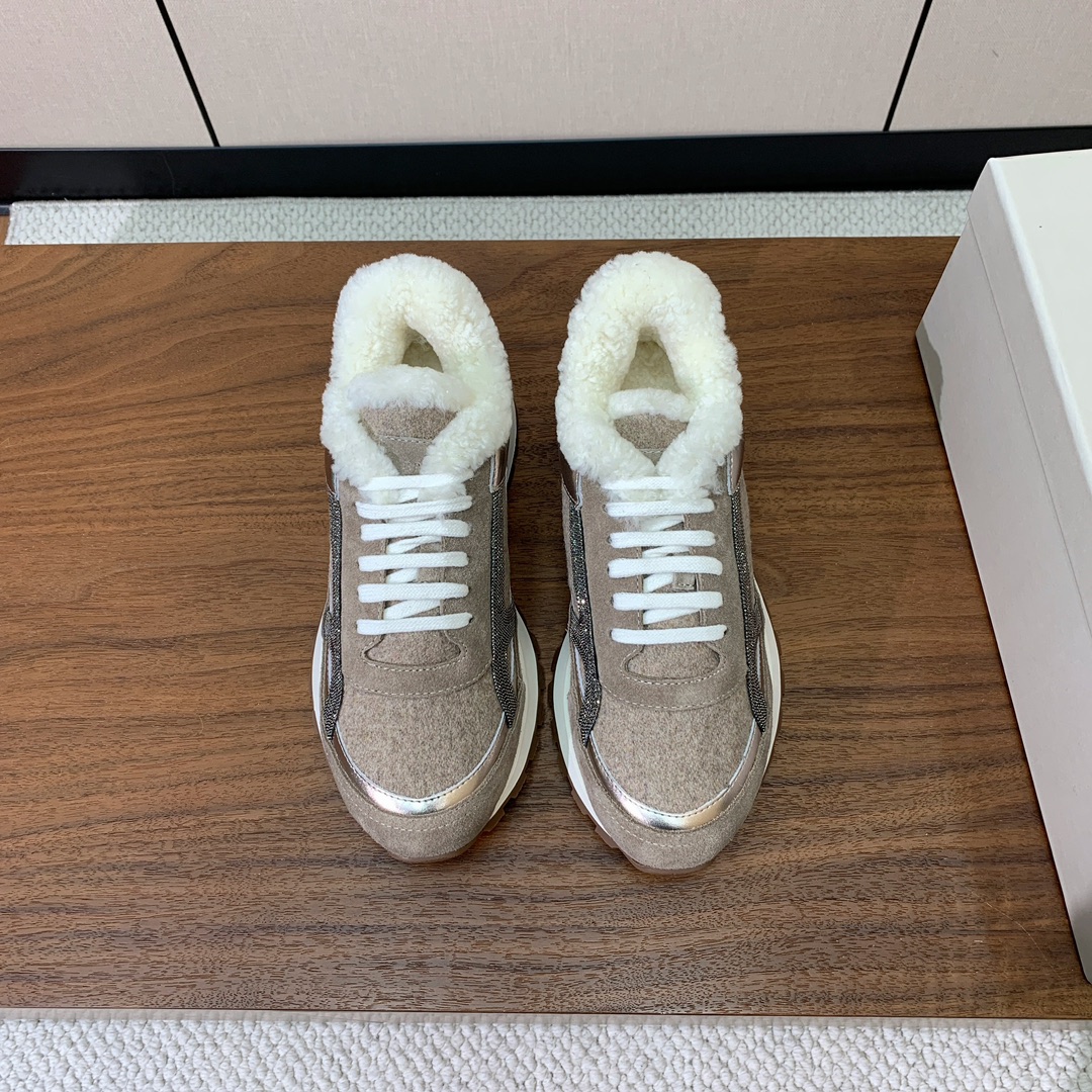 【Brunell* Cucinell*】羊毛里休闲运动鞋。鞋面采用进口牛绒，羊毛内里，原版开模大底！上脚