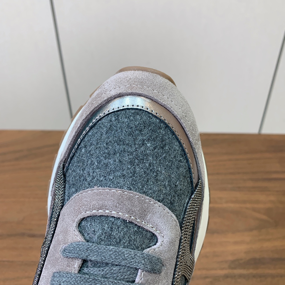 【Brunell* Cucinell*】羊毛里休闲运动鞋。鞋面采用进口牛绒，羊毛内里，原版开模大底！上脚