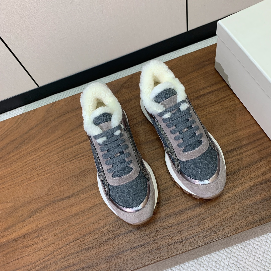 【Brunell* Cucinell*】羊毛里休闲运动鞋。鞋面采用进口牛绒，羊毛内里，原版开模大底！上脚
