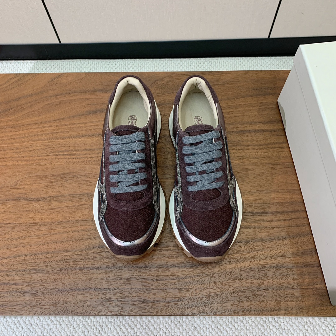 【Brunell* Cucinell*】休闲运动鞋。鞋面采用进口牛绒，牛皮。纯手工串联珠链配饰！内里垫脚