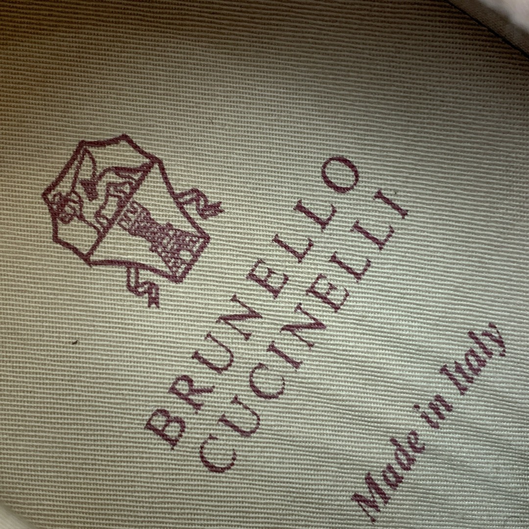 【Brunell* Cucinell*】休闲运动鞋。鞋面采用进口牛绒，牛皮。纯手工串联珠链配饰！内里垫脚