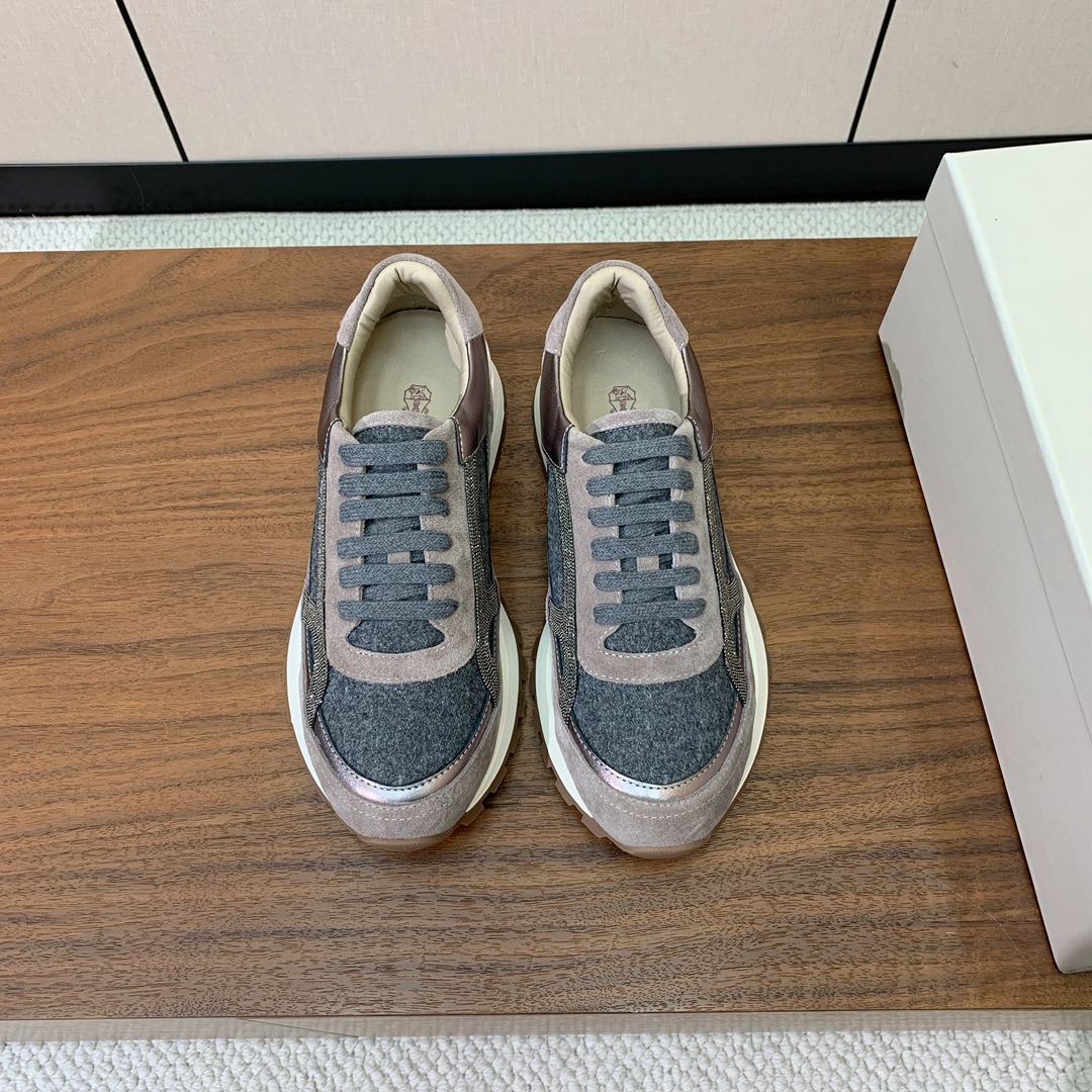 【Brunell* Cucinell*】休闲运动鞋。鞋面采用进口牛绒，牛皮。纯手工串联珠链配饰！内里垫脚
