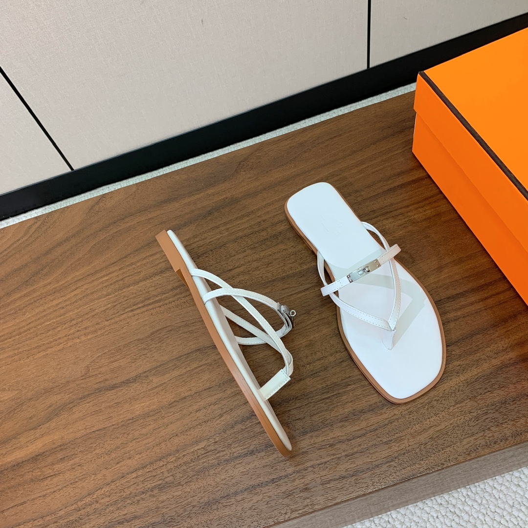 【Herm*s】经典kelly扣细带夹脚拖鞋。鞋面原版定制皮面，羊皮内里，原版意大利真皮大底码数：35-
