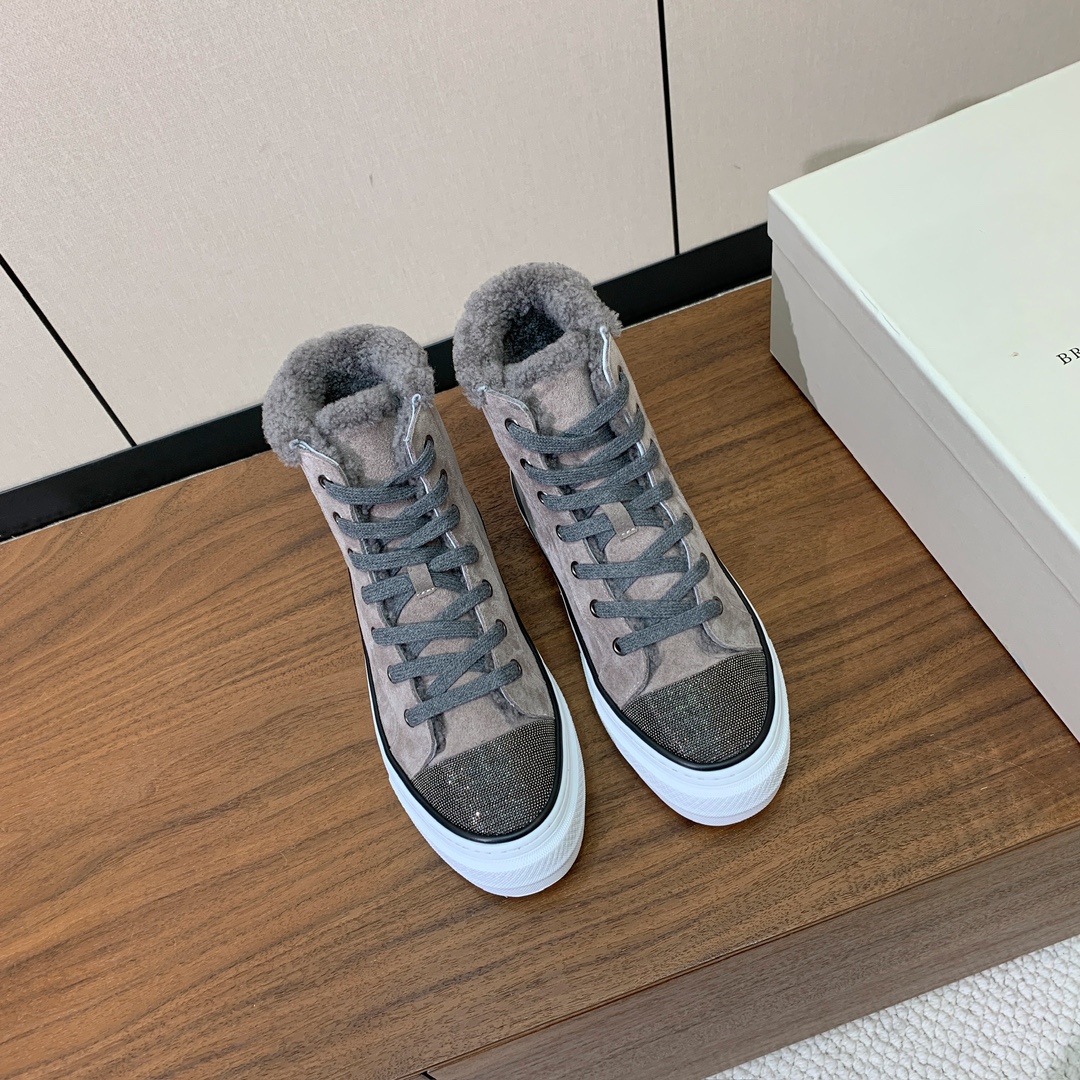 【Brunell* Cucinell*】高帮羊毛里休闲鞋。鞋面采用进口牛绒，羊毛内里，原版开模大底！上脚超舒适。 码数：