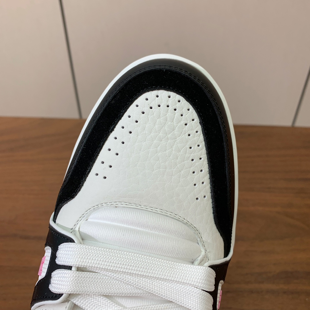 顶级品质🔸L*****V🔸TRAINER最好看的运动鞋。原版1:1精准复刻、细节很无敌、诚意满满、进口定