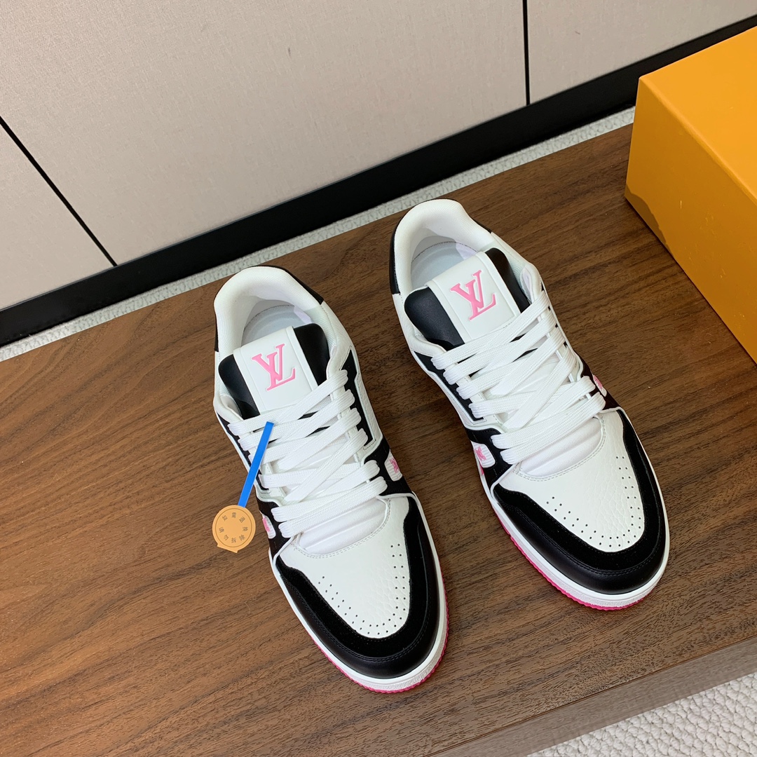 顶级品质🔸L*****V🔸TRAINER最好看的运动鞋。原版1:1精准复刻、细节很无敌、诚意满满、进口定