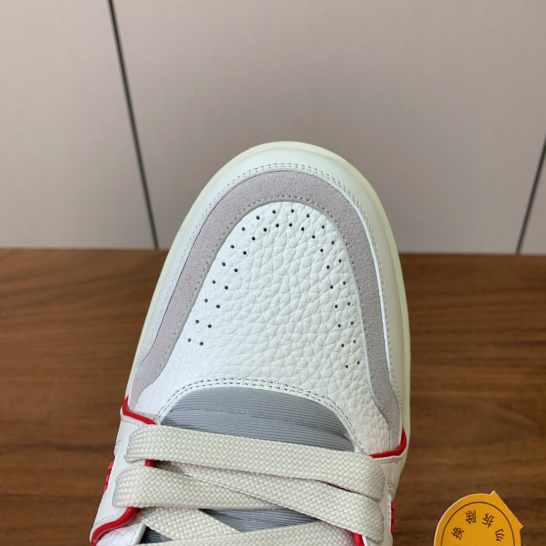 顶级品质🔸L*****V🔸TRAINER最好看的运动鞋。原版1:1精准复刻、细节很无敌、诚意满满、进口定