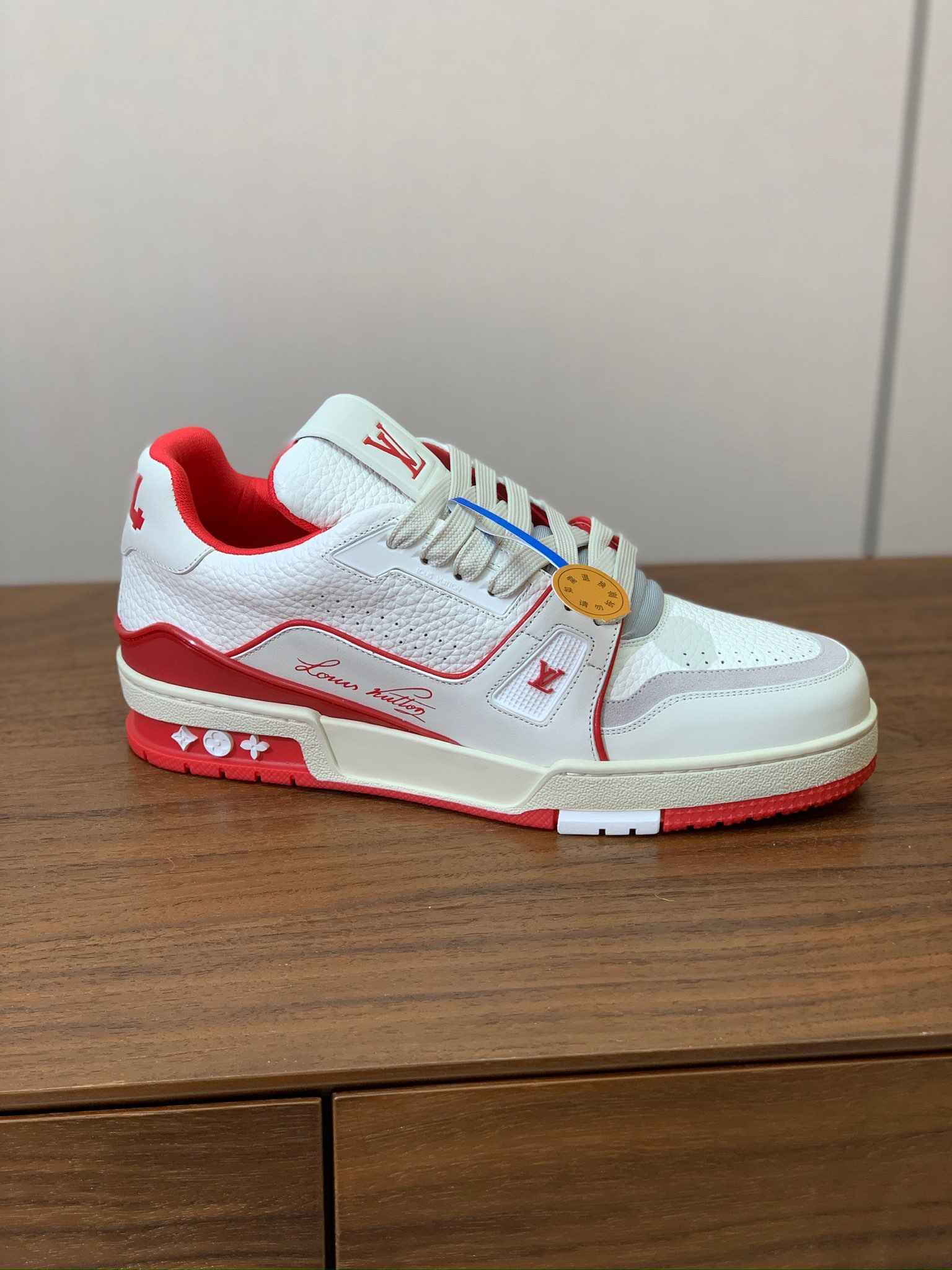 顶级品质🔸L*****V🔸TRAINER最好看的运动鞋。原版1:1精准复刻、细节很无敌、诚意满满、进口定
