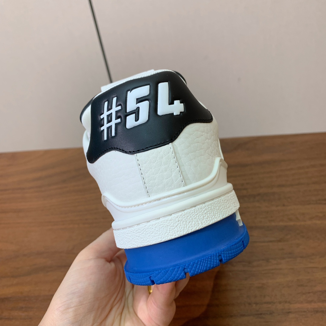 顶级品质🔸L*****V🔸TRAINER最好看的运动鞋。原版1:1精准复刻、细节很无敌、诚意满满、进口定