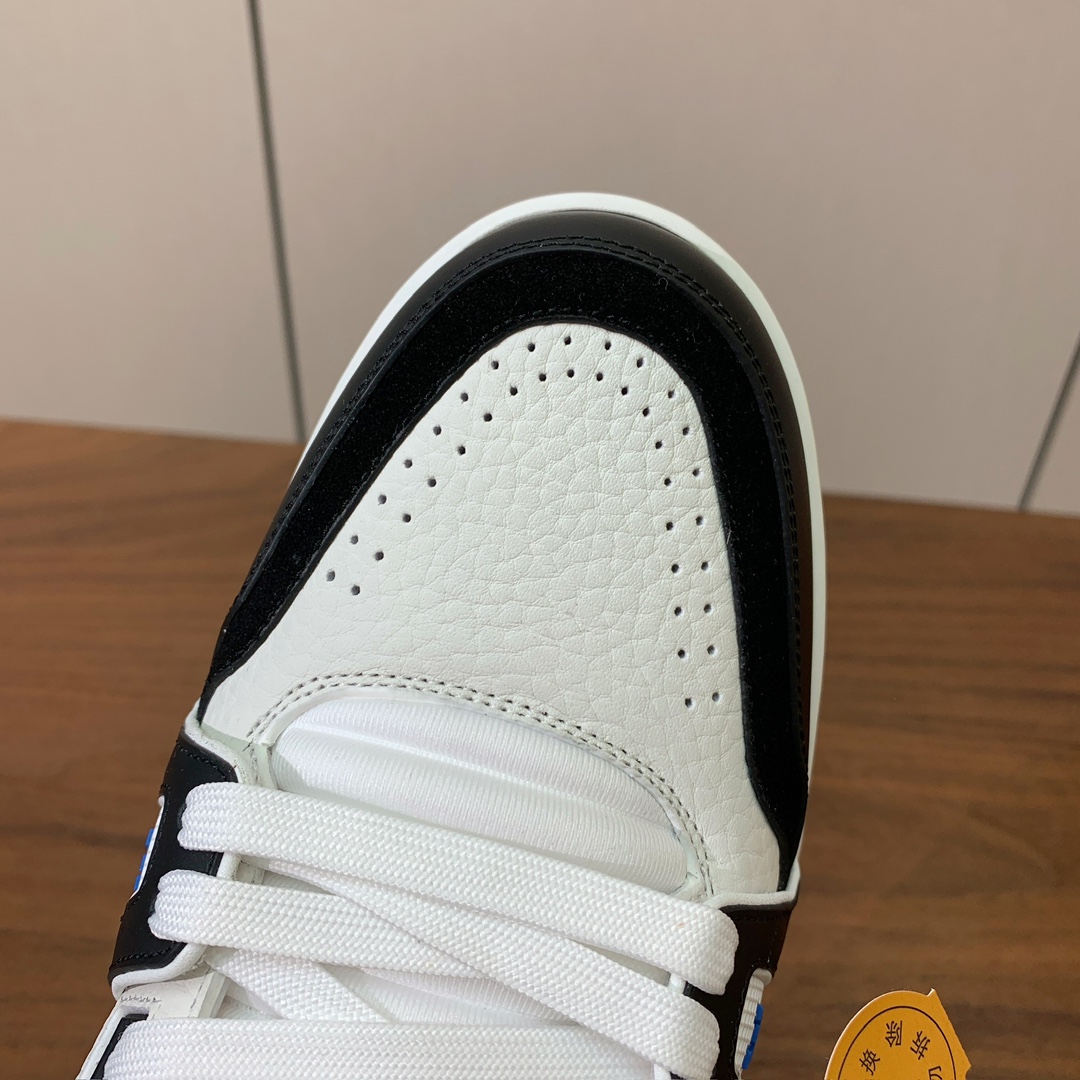 顶级品质🔸L*****V🔸TRAINER最好看的运动鞋。原版1:1精准复刻、细节很无敌、诚意满满、进口定