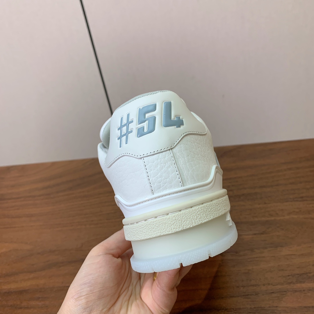 顶级品质🔸L*****V🔸TRAINER最好看的运动鞋。原版1:1精准复刻、细节很无敌、诚意满满、进口定
