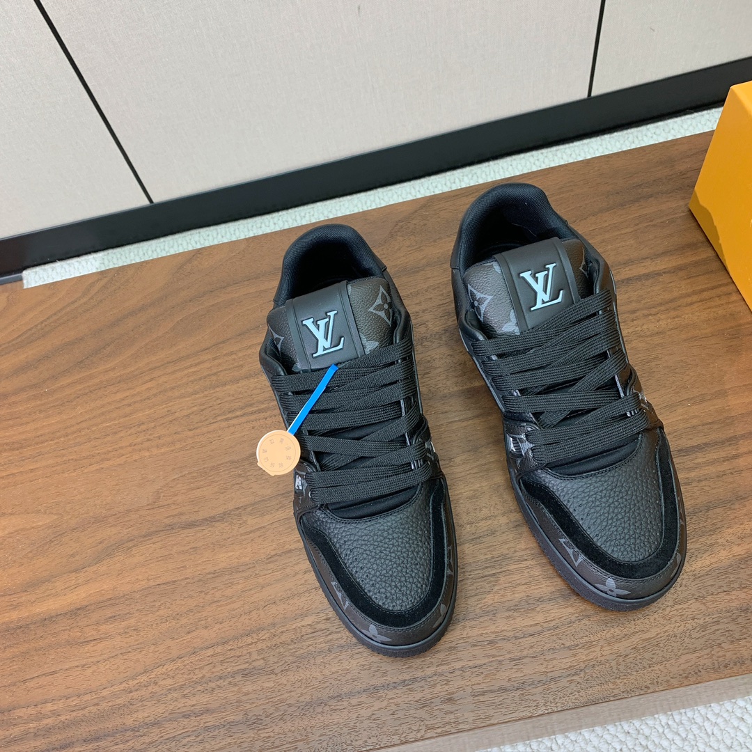 顶级品质🔸L*****V🔸TRAINER最好看的运动鞋。原版1:1精准复刻、细节很无敌、诚意满满、进口定