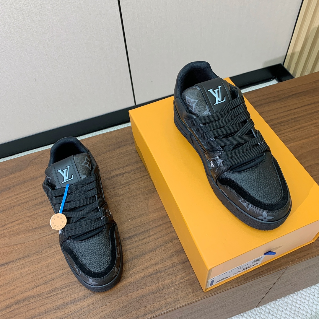 顶级品质🔸L*****V🔸TRAINER最好看的运动鞋。原版1:1精准复刻、细节很无敌、诚意满满、进口定