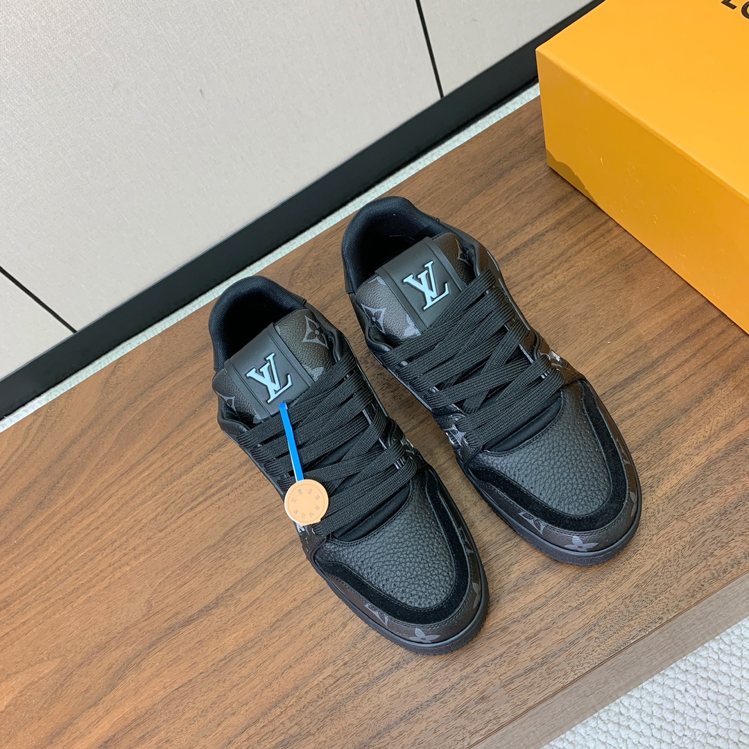 顶级品质🔸L*****V🔸TRAINER最好看的运动鞋。原版1:1精准复刻、细节很无敌、诚意满满、进口定