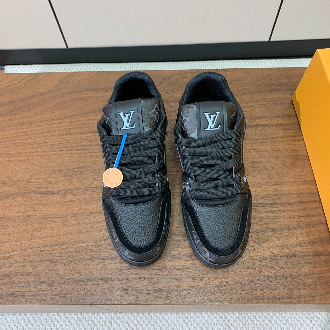顶级品质🔸L*****V🔸TRAINER最好看的运动鞋。原版1:1精准复刻、细节很无敌、诚意满满、进口定