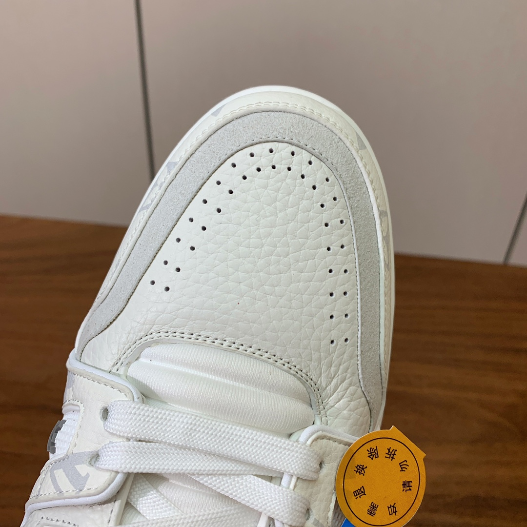 顶级品质🔸L*****V🔸TRAINER最好看的运动鞋。原版1:1精准复刻、细节很无敌、诚意满满、进口定