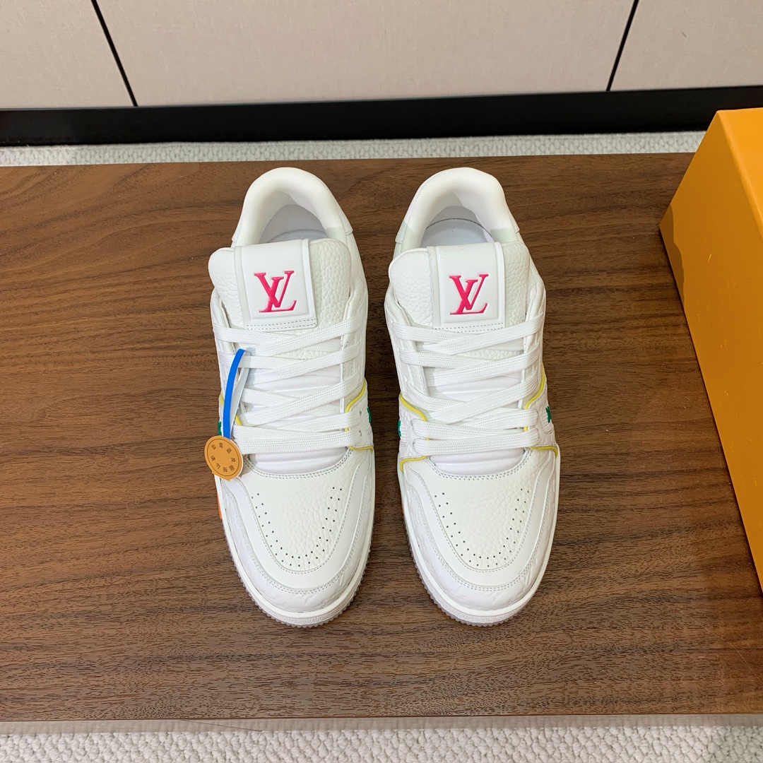 顶级品质🔸L*****V🔸TRAINER最好看的运动鞋。原版1:1精准复刻、细节很无敌、诚意满满、进口定