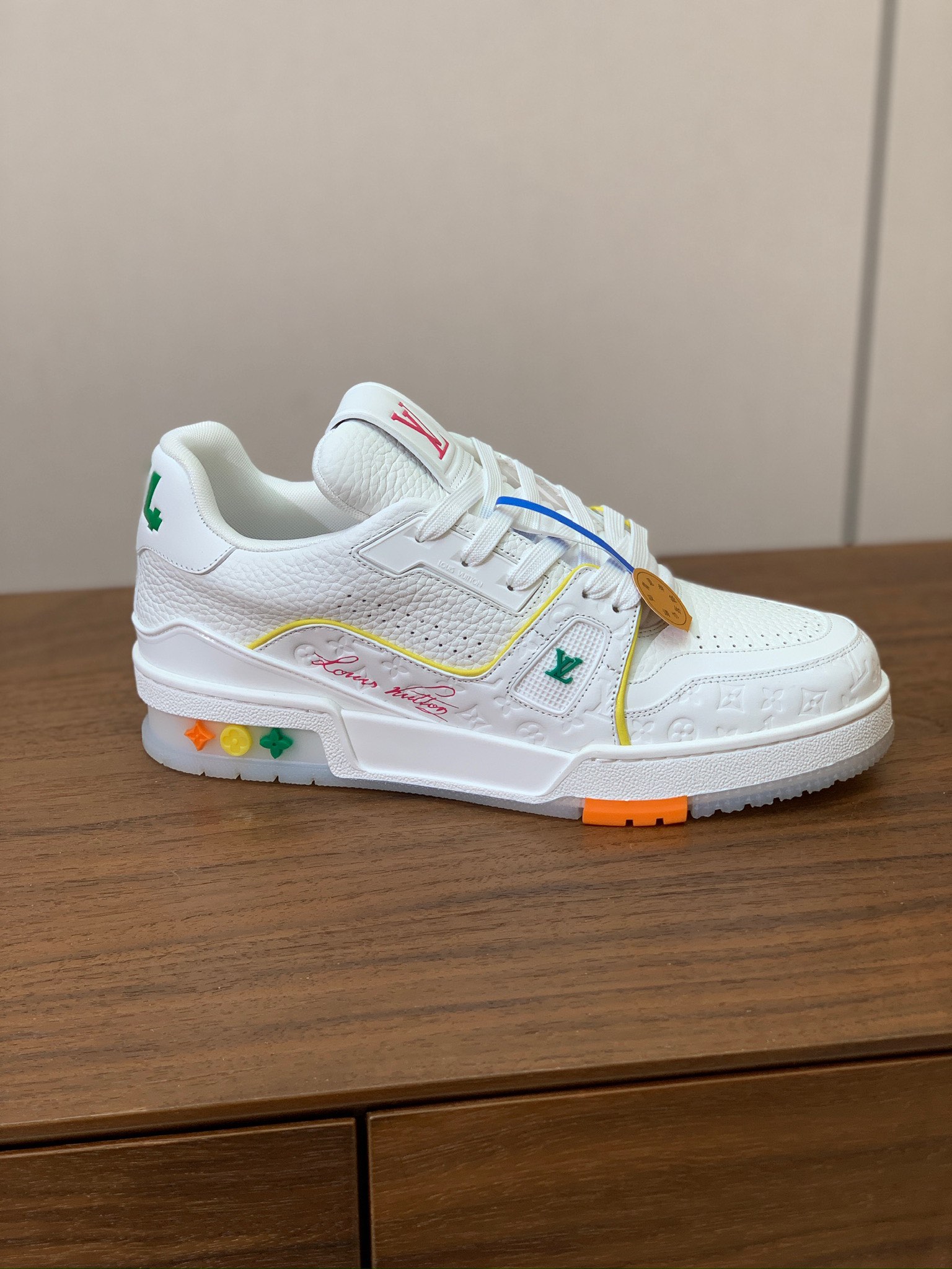 顶级品质🔸L*****V🔸TRAINER最好看的运动鞋。原版1:1精准复刻、细节很无敌、诚意满满、进口定