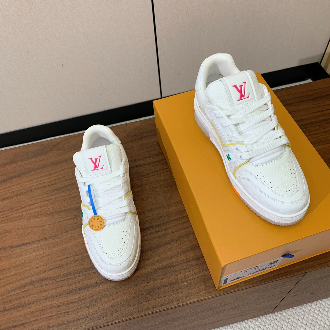 顶级品质🔸L*****V🔸TRAINER最好看的运动鞋。原版1:1精准复刻、细节很无敌、诚意满满、进口定
