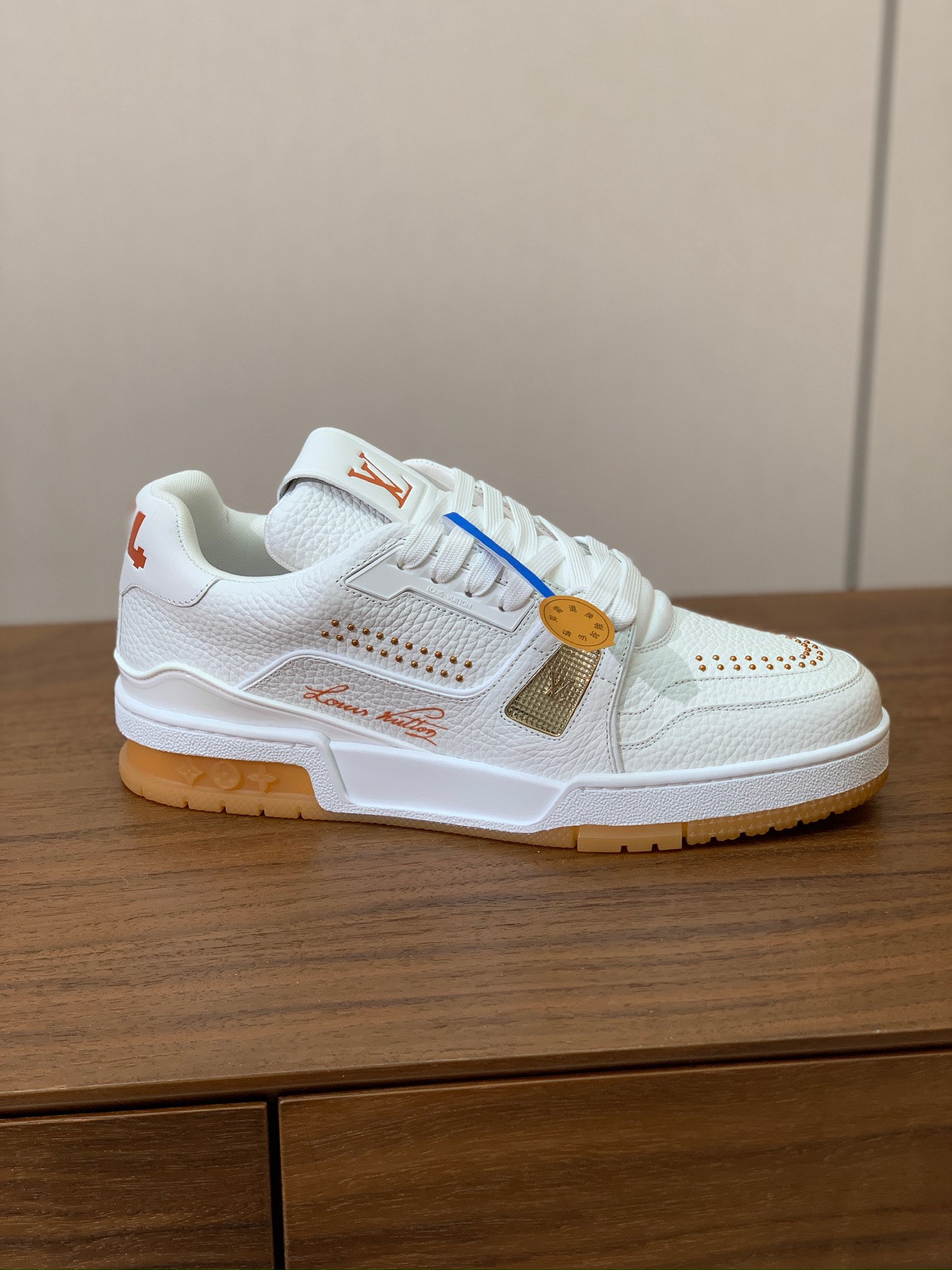 顶级品质🔸L*****V🔸TRAINER最好看的运动鞋。原版1:1精准复刻、细节很无敌、诚意满满、进口定