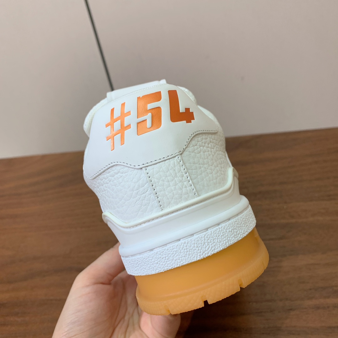 顶级品质🔸L*****V🔸TRAINER最好看的运动鞋。原版1:1精准复刻、细节很无敌、诚意满满、进口定